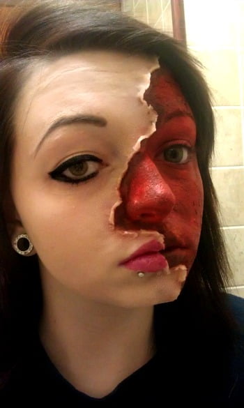 Tiger Whiskers Face Paint / Amazing Halloween Vampire Face Paint Tutorial: Step by Step : Next, use black paint to paint on whiskers and make the nose black.