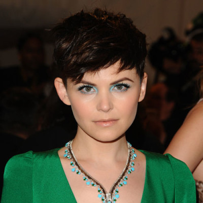 25 Classic Short Hairstyles For Round Face Girls 