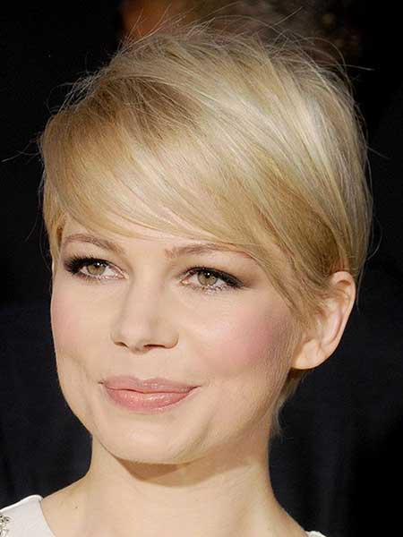 25 Classic Short Hairstyles For Round Face Girls 