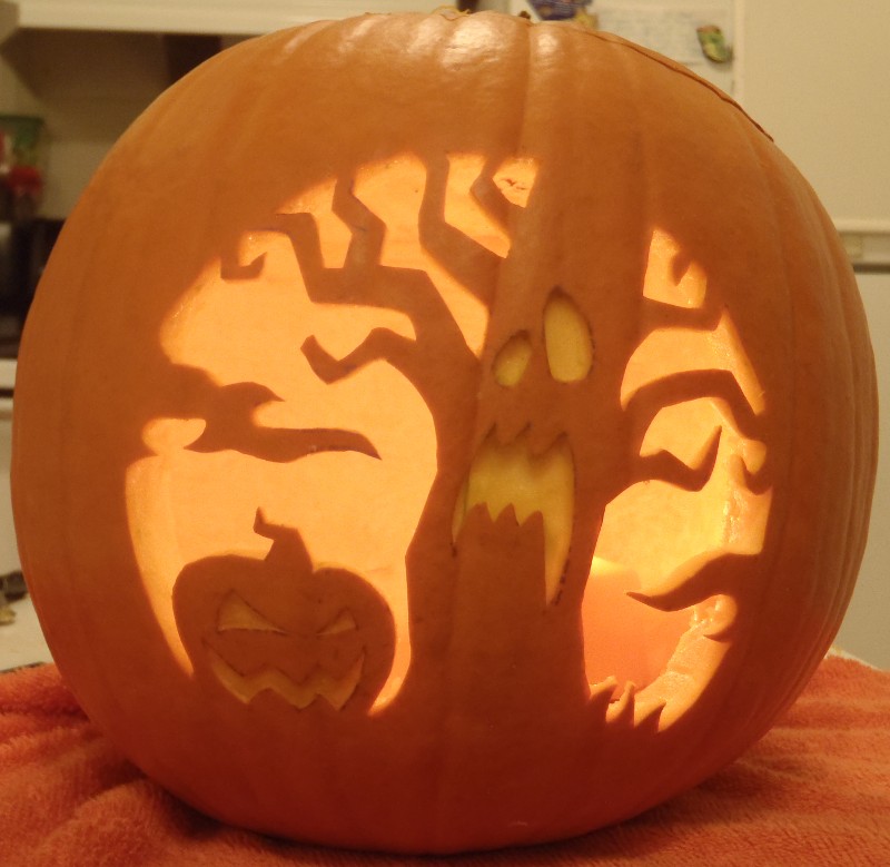 24 Spooky Pumpkin Carving Ideas EntertainmentMesh 24-spooky-pumpkin-carving-ideas-entertainmentmesh