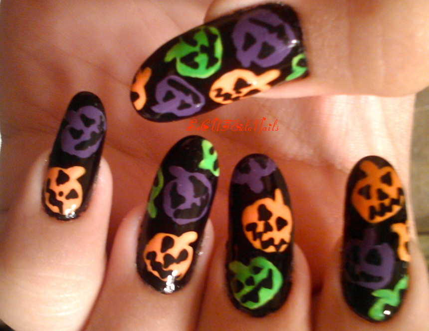 25 Extremely Spooky Halloween Nail Art Ideas Entertainmentmesh