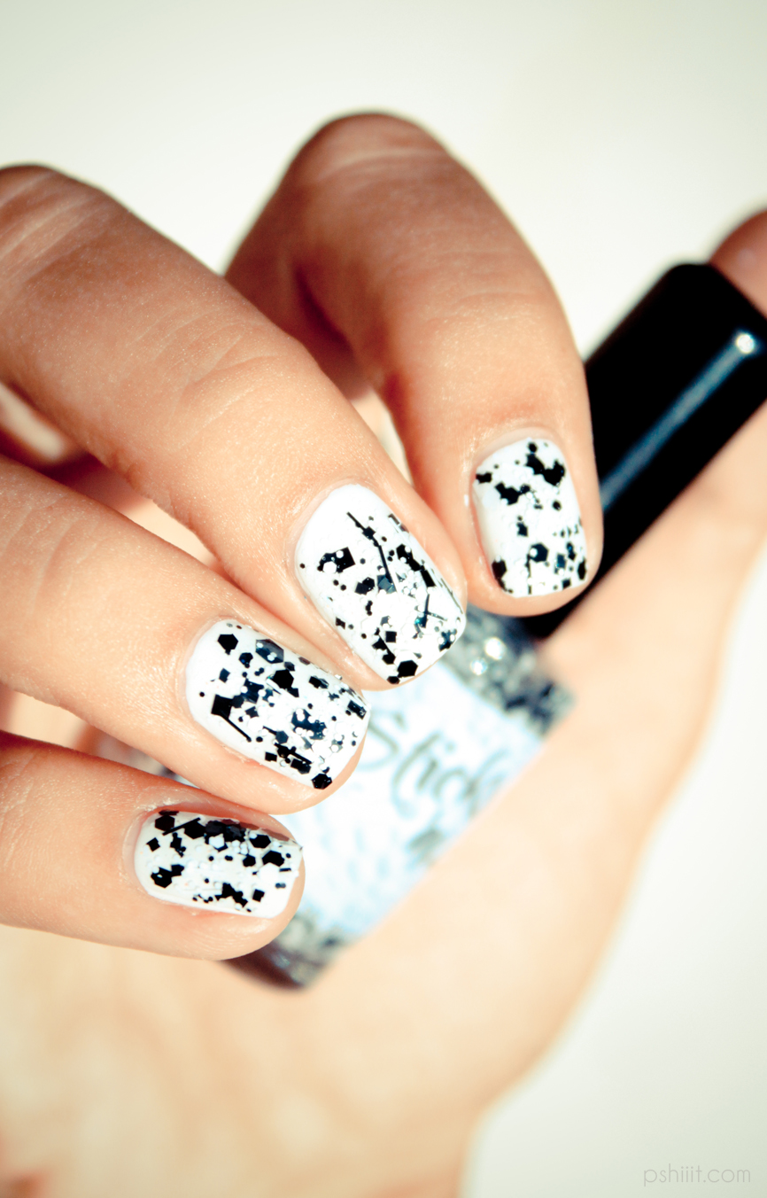 7 black and white nails designs