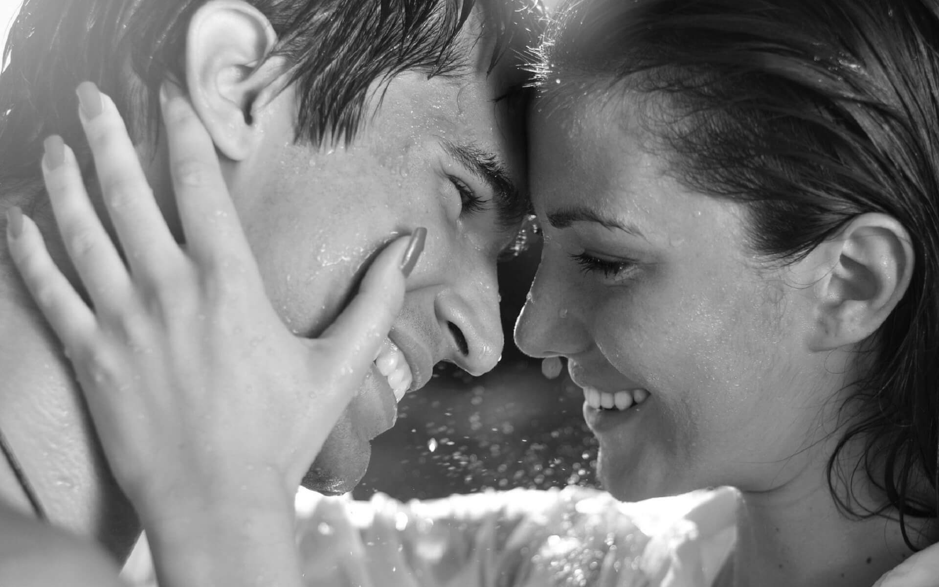20+ Cute HD Love and Romance Pictures Of Couples In Rain