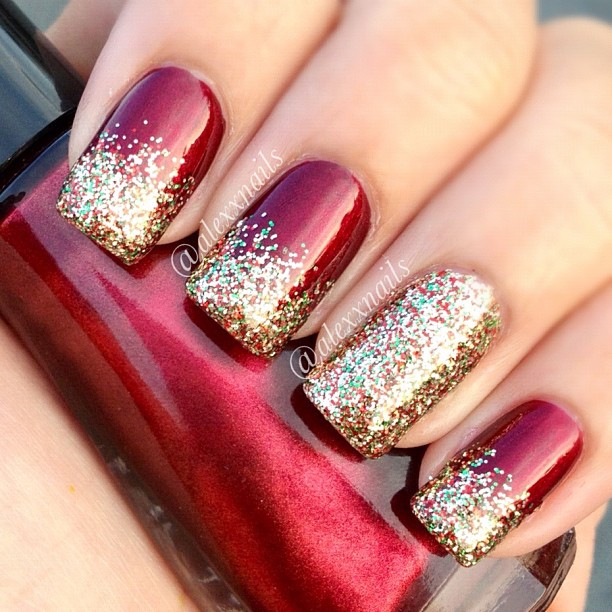 red-and-gold-glitter-gradient-Christmas-nails – EntertainmentMesh