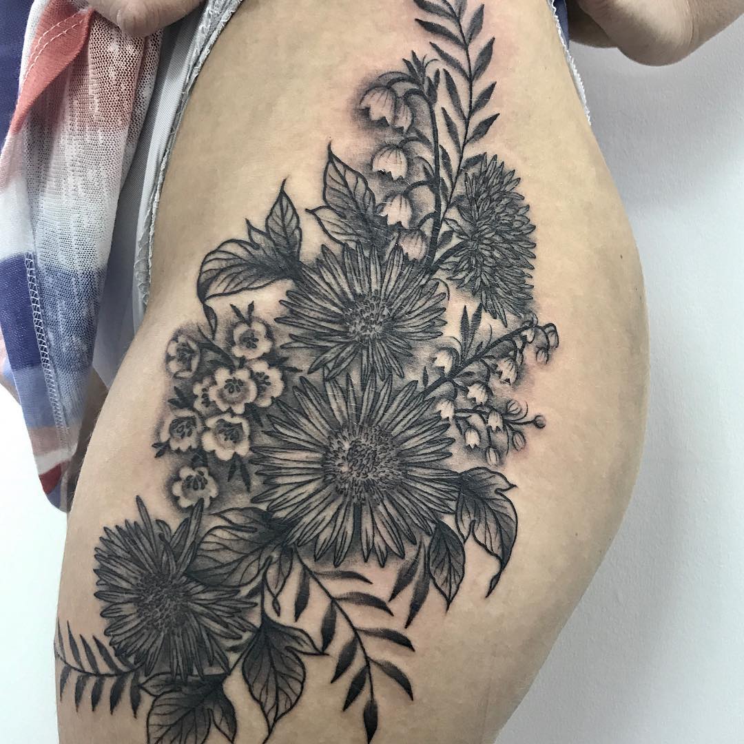 black and white detailed floral tattoo on side thigh EntertainmentMesh