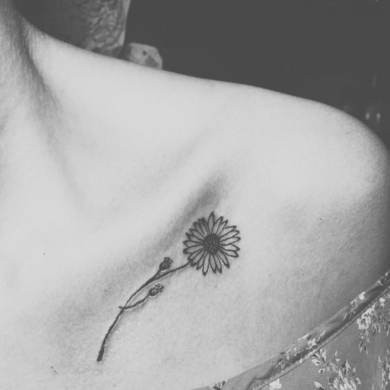 small flower tattoo design – EntertainmentMesh