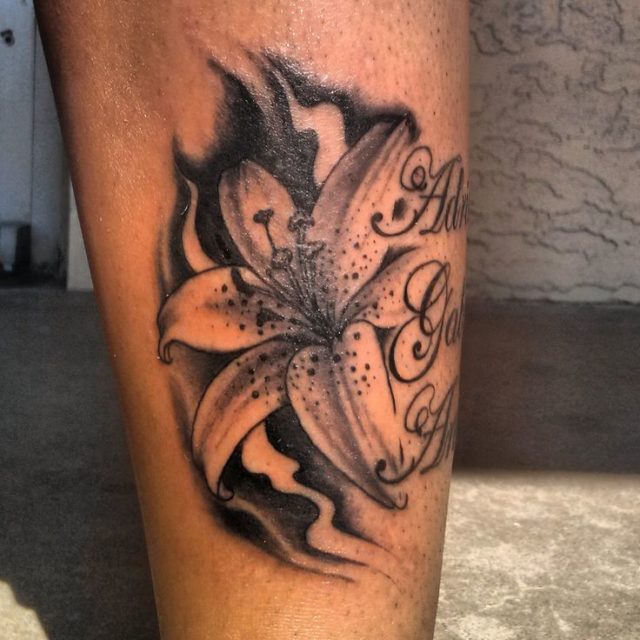 20+ Beautiful Tiger Lily Tattoo Designs EntertainmentMesh