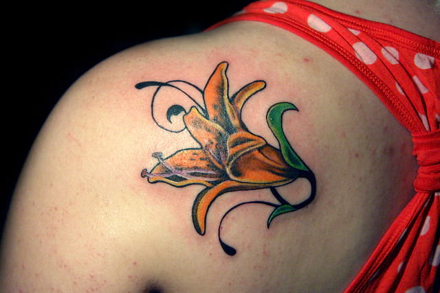 20+ Beautiful Tiger Lily Tattoo Designs – EntertainmentMesh