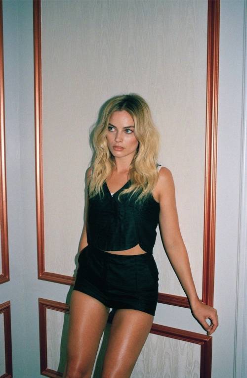 sexy Margot Robbie