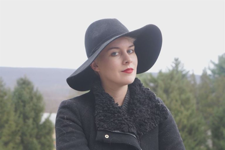 7 Best Winter Hats for Women with Short Hair EntertainmentMesh