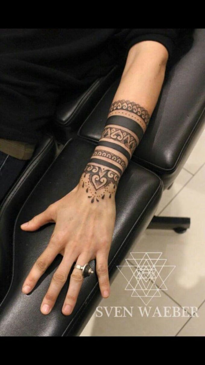 mandala bracelet henna design