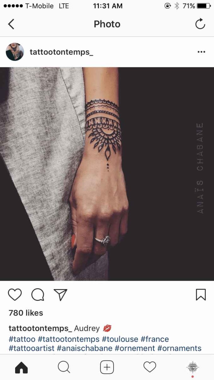 traditional mehndi bracelet pattern design