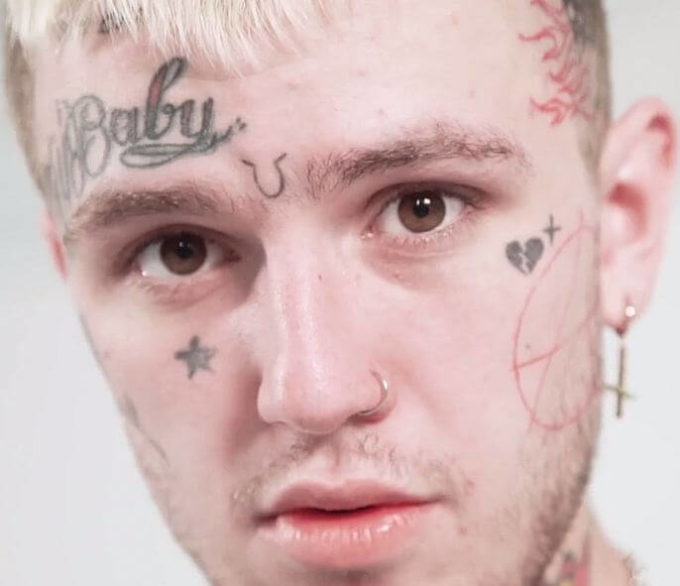 lil peep horseshoe tattoo design on forehead