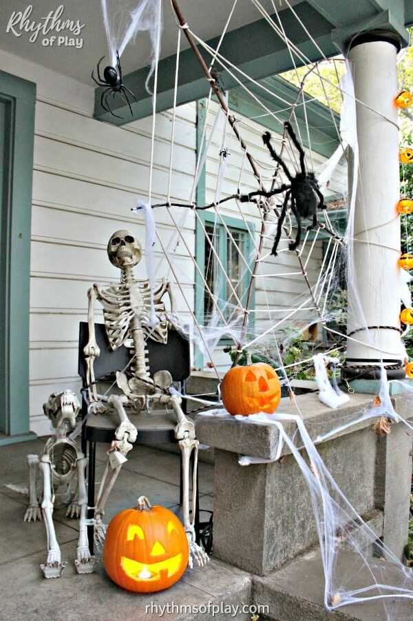 outdoor porch halloween skeleton decoration idea