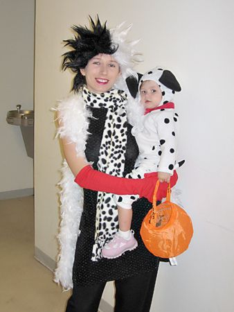dalmatian baby carrying halloween costume idea