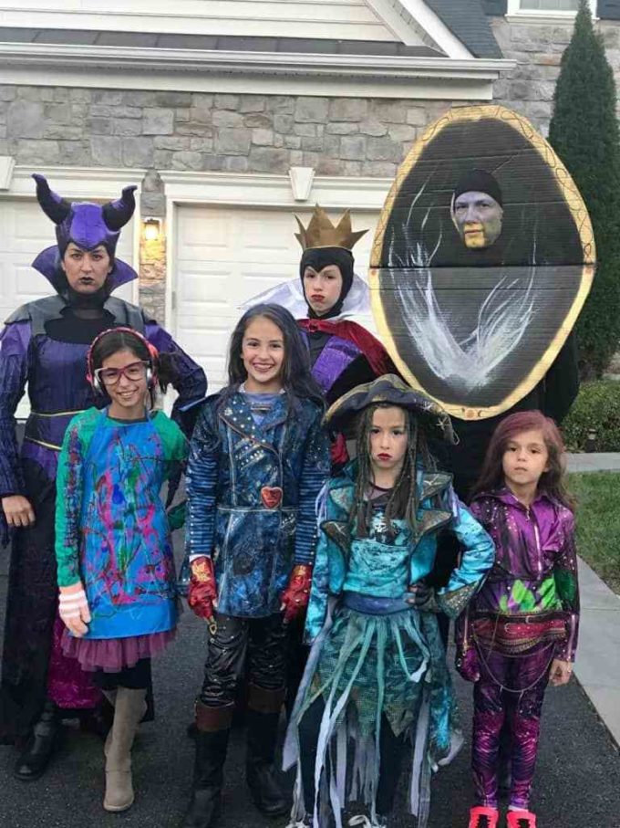 descendants disney family halloween costumes ideas