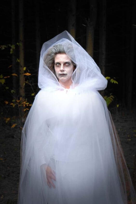 diy creepy ghost lady halloween costume idea