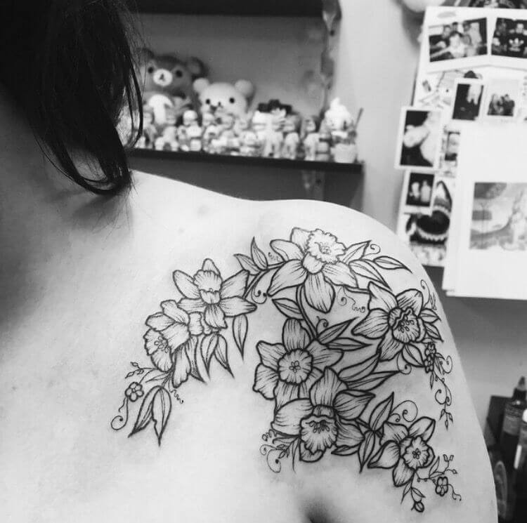 15+ Delicate Narcissus Flower Tattoo Design Ideas – EntertainmentMesh