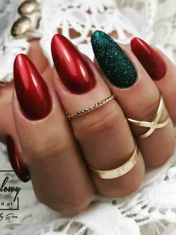 red and green Christmas nails